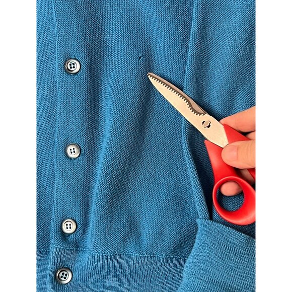 Izod Vintage Men Large Blue Button Cardigan Sweater flaw Golf Preppy Classy USA - Picture 13 of 14